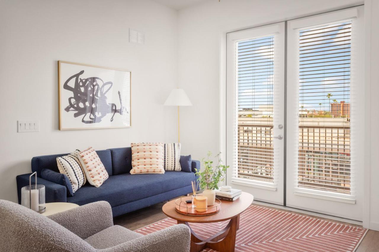 Locale Midtown Phoenix Rom bilde